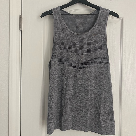 Nike Heather Gray Men’s Dri Fit  Tank Top Size Large - Picture 1 of 9